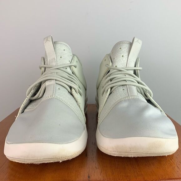Nike Air Jordan men’s first class light bone athletic shoes size 12 main image 6